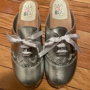 MAGUBA of Sweden Silver Clogs. Super cute discontinued style with lace up front